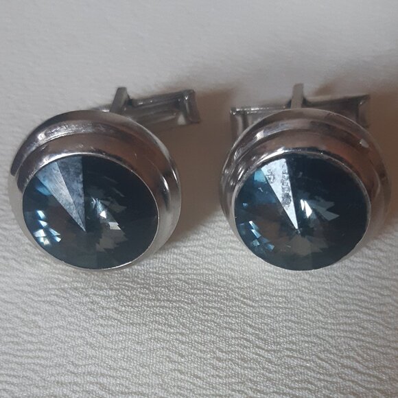 ⚡️BUY 3 for $55⚡️ Vintage Blue Rivoli Glass Silver Tone 1/2 Inch Cuff Links - Picture 10 of 10